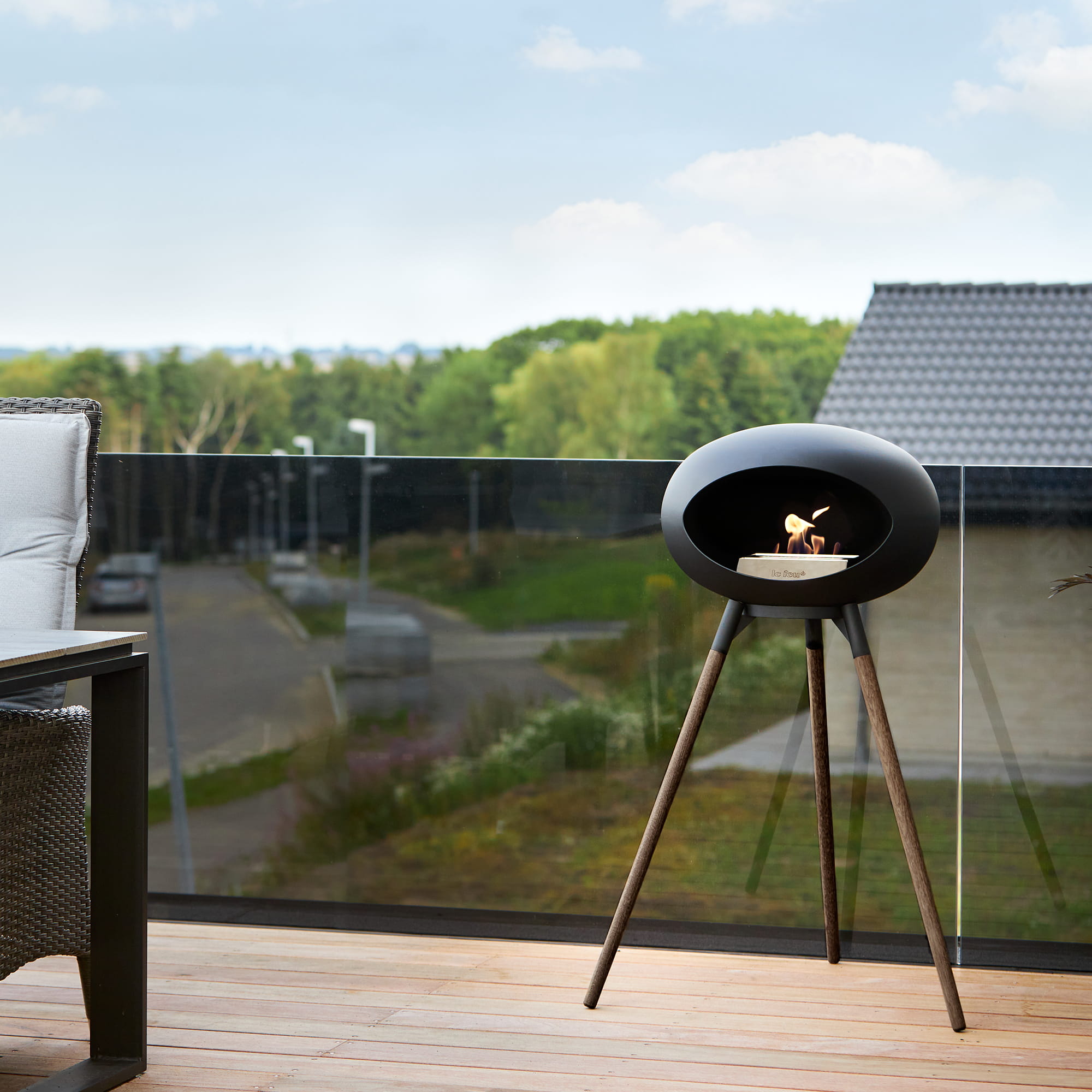le feu black ground high bio ethanol fireplace with smoked oak legs